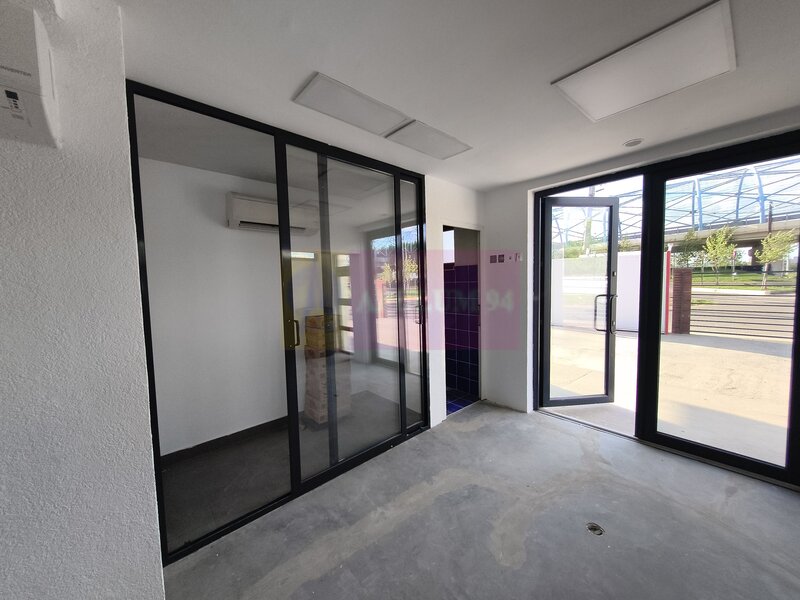 Spatiu comercial pretabil minimarket langa Pasajul Theodor Pallady